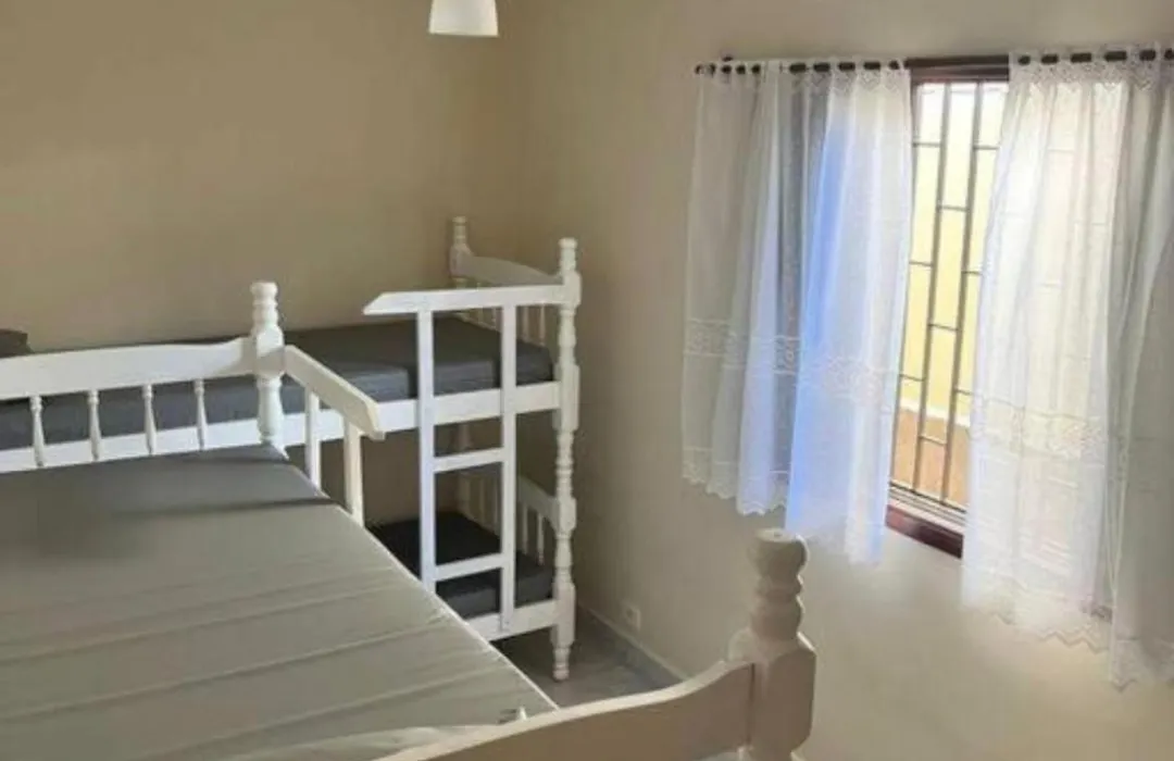 Casa com piscina em Mongaguá-1